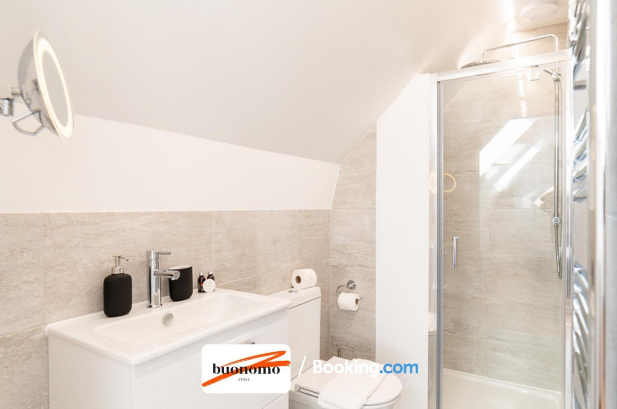Two Bedroom Apartment At Buonomo Stays Short Lets & Serviced Accommodation London Kültér fotó
