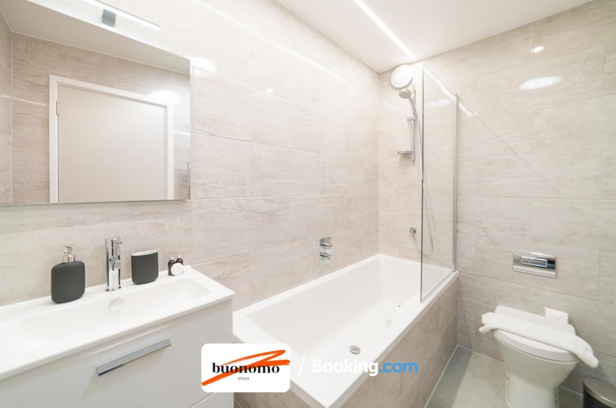 Two Bedroom Apartment At Buonomo Stays Short Lets & Serviced Accommodation London Kültér fotó